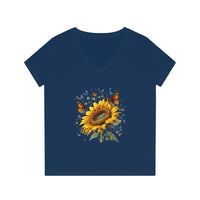 T-Shirt mit V-Ausschnitt und Schmetterlingsblume